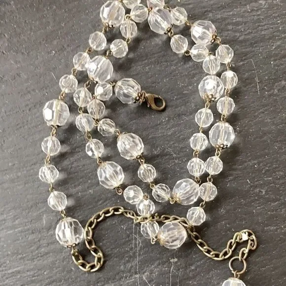 Vintage lightweight faceted Lucite ball and brass metal belt or necklace 39” - Picture 9 of 12